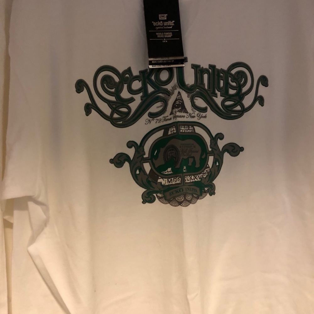 White long sleeve Ecko t-shirt